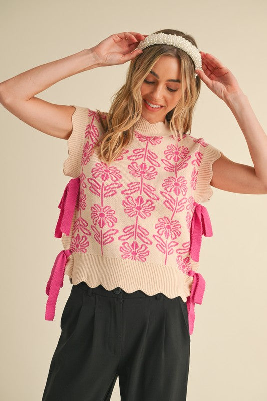 Ribbed Scallop Floral Sweater Vest Pink